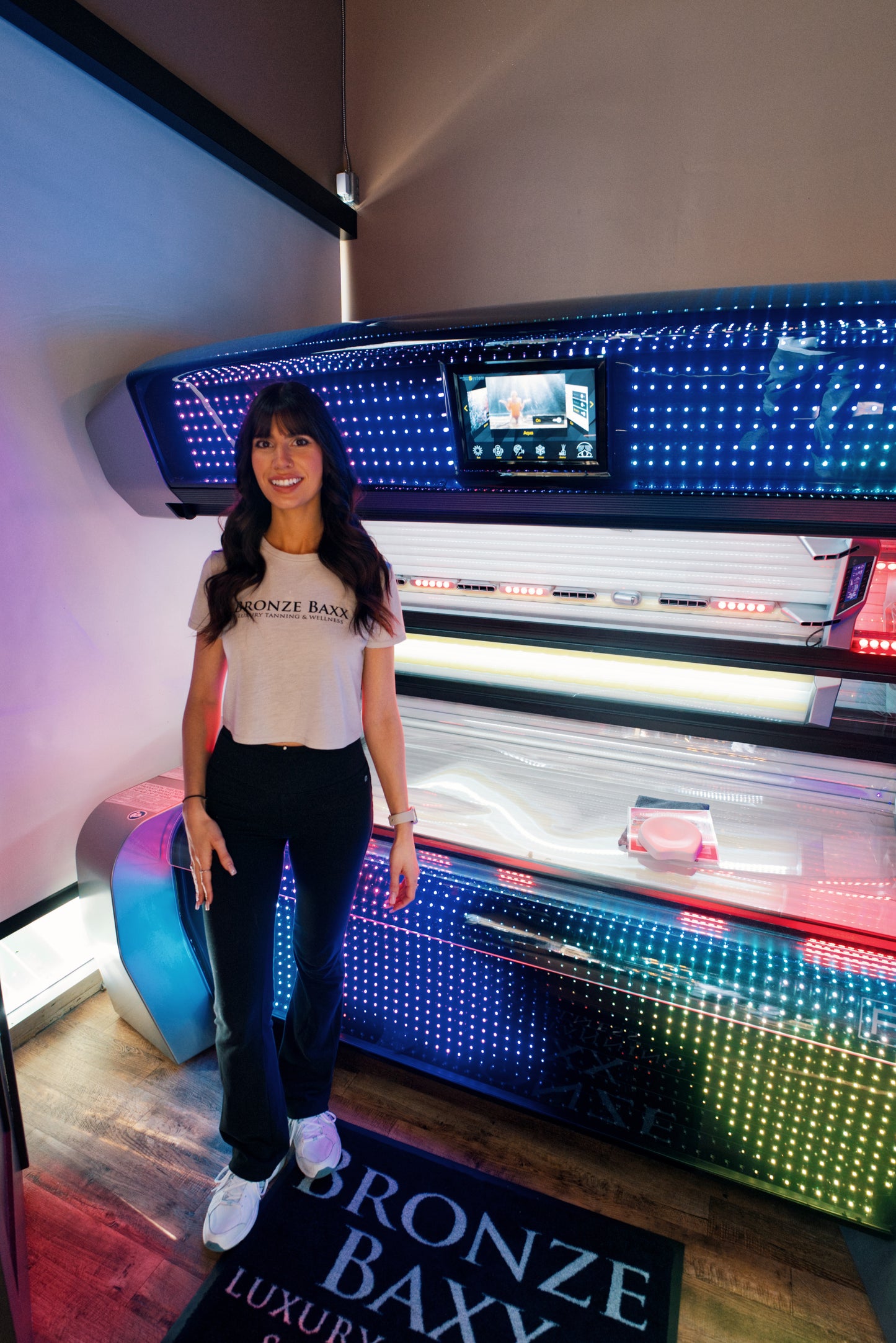 BLACK FRIDAY: 100 Sunbed Tanning Minutes SALE!